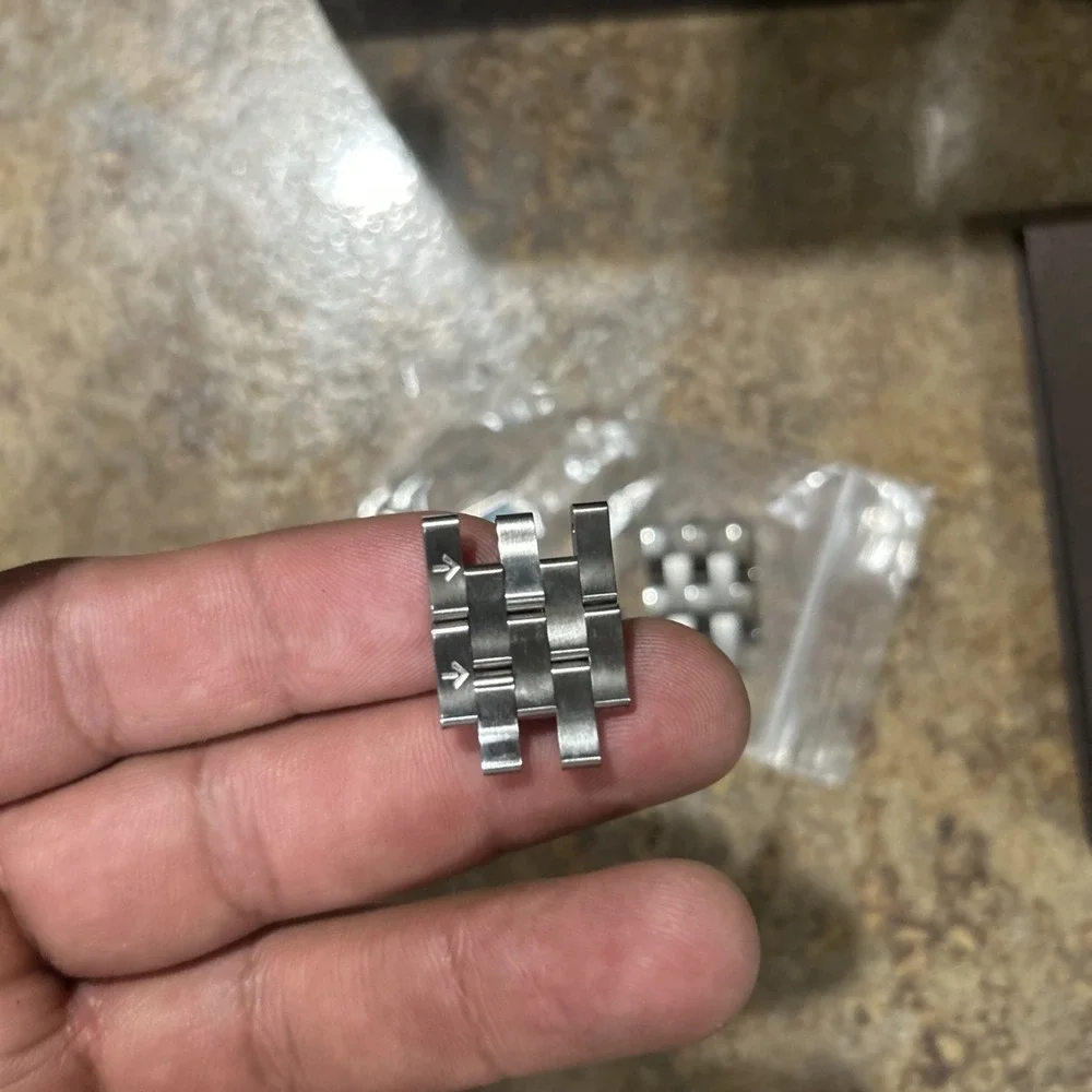 Genuine GUCCI 5500M 18mm Bracelet Links And Box Men's Watch Part New Unused